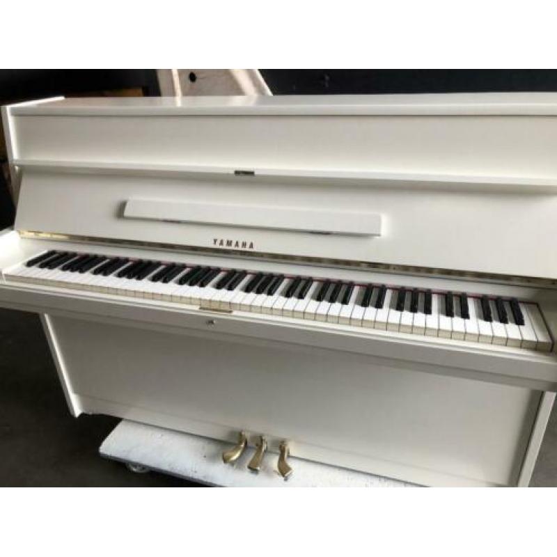 Witte Japanse Yamaha piano Garantie Gestemd Gebracht NL