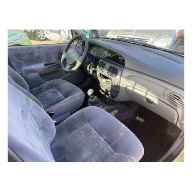 Renault Megane 1.6 16V