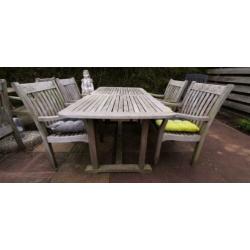 Teakhouten tuinset. Tafel en 4 stoelen