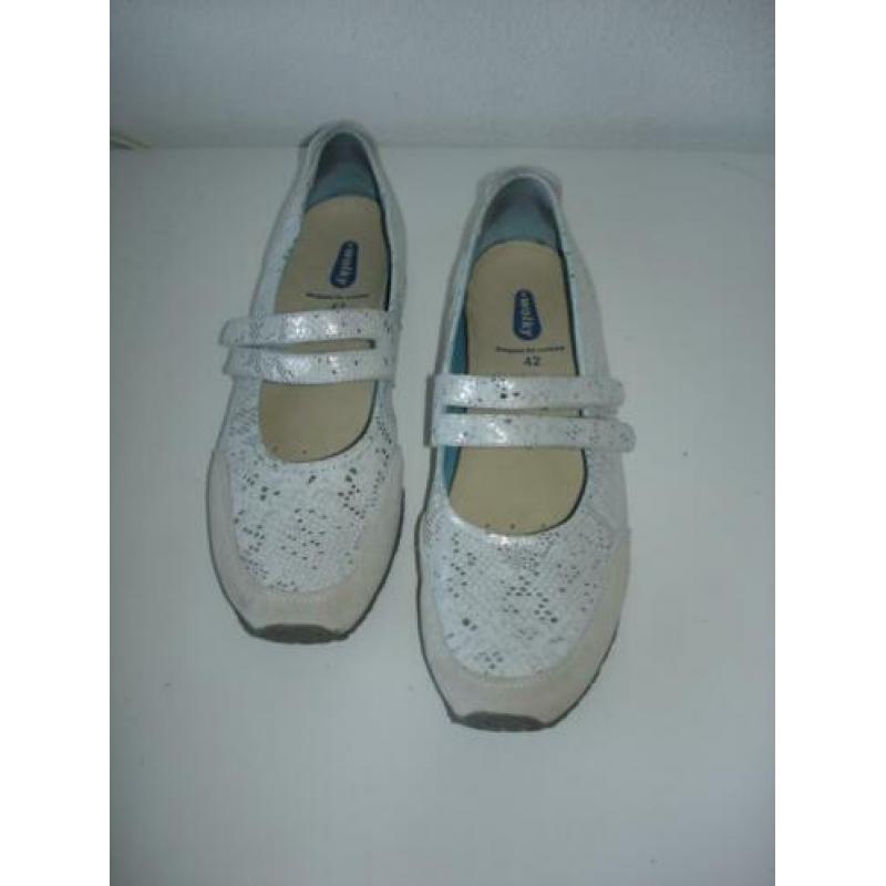 ZGAN WOLKY maat 42 zilver witte metallic leren ballerina`s