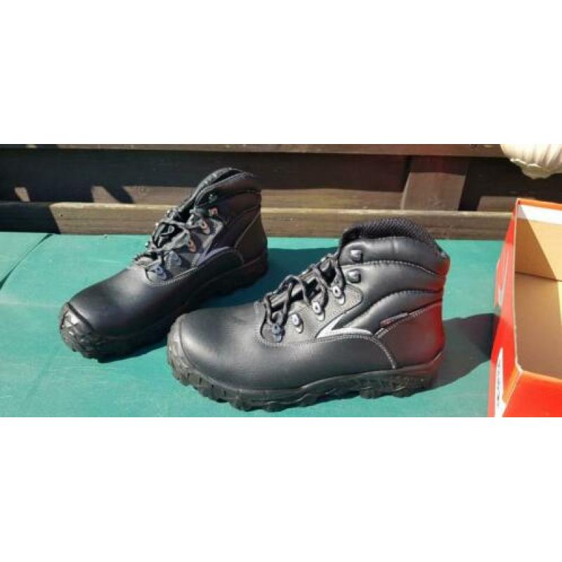Cofra werkschoenen S3 nieuw in doos maat 43