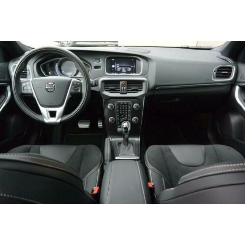 Volvo V40 T3 152pk Geartronic Polar+ Sport / Keyless / Panor