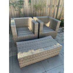 Wicker lounge set
