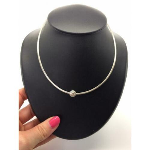H980 Prachtige zilveren Fossil ketting met modernist hanger
