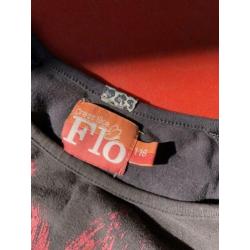 Flo shirt 116 + gratis shirt van een paard.