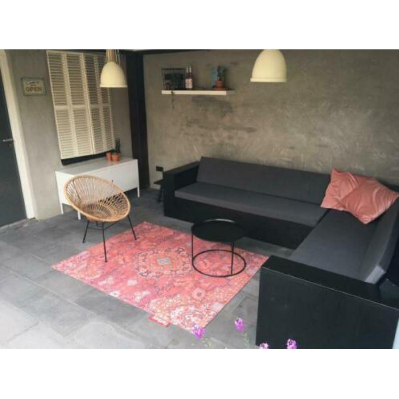 Mooie loungebank steigerhout zwart incl kussens
