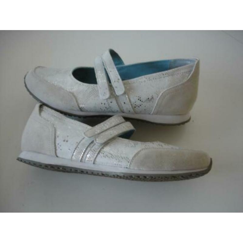 ZGAN WOLKY maat 42 zilver witte metallic leren ballerina`s