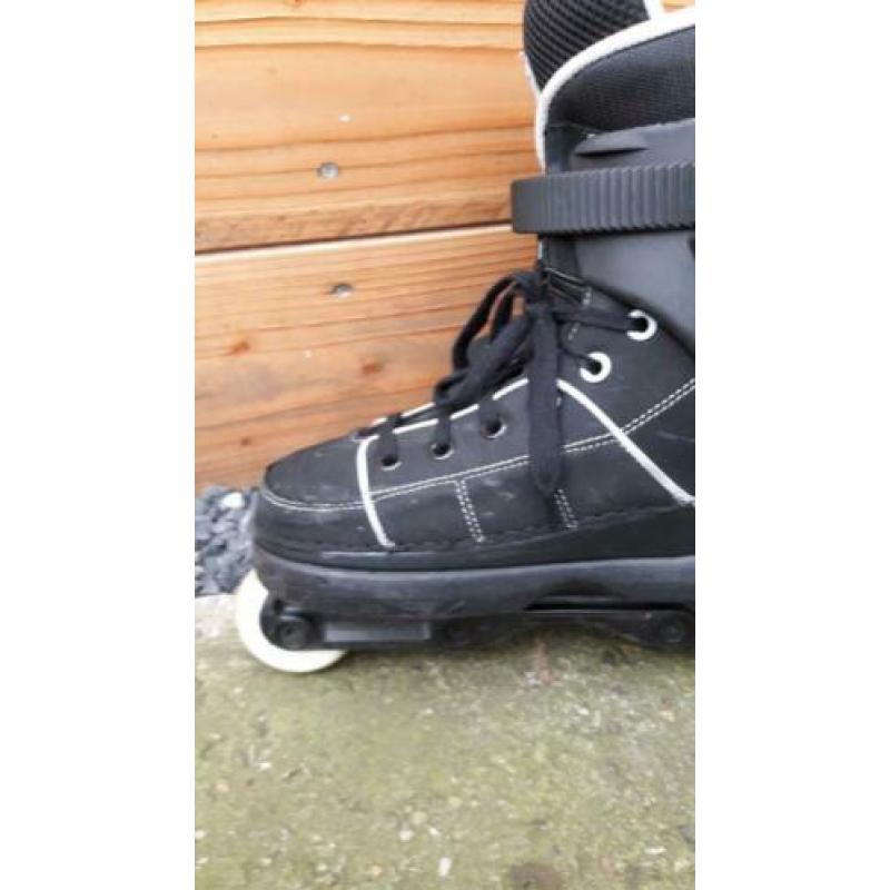 T.k stuntskates merk razor met bescherming. Maat 42.5