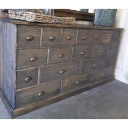 Gave oude apothekerskast