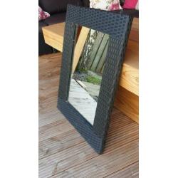 Spiegel voor buiten van wicker zwart 60x80cm