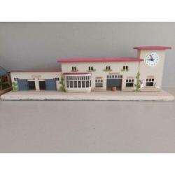 Huis en Station Blik Bing Werke Kibri Spoor 0 en H0