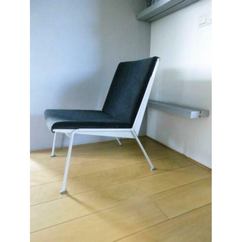 Design stoel Rietveld model Oase Ahrend de Cirkel