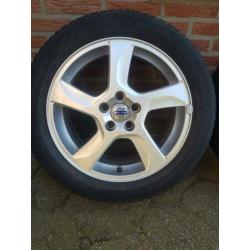 4 X 17" Volvo Balder velgen+ Nokian wr 3A xl winterbanden