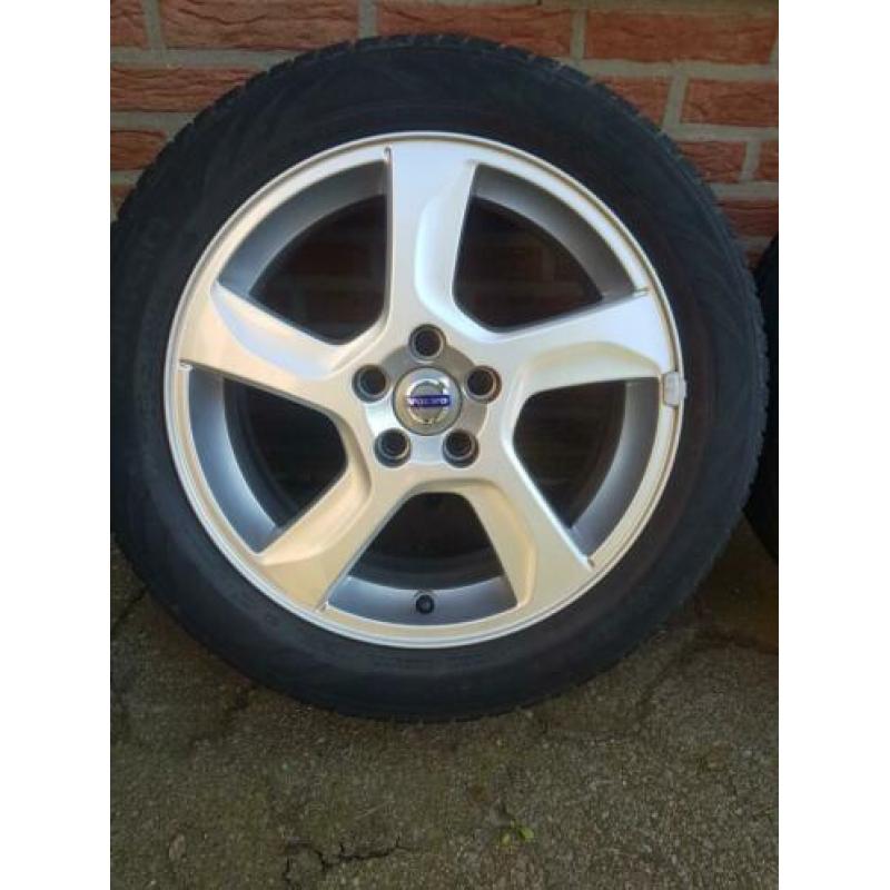 4 X 17" Volvo Balder velgen+ Nokian wr 3A xl winterbanden