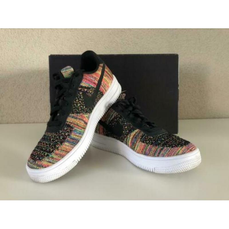 Nike Air Force 1 Flyknit Multicolour 38 gedragen