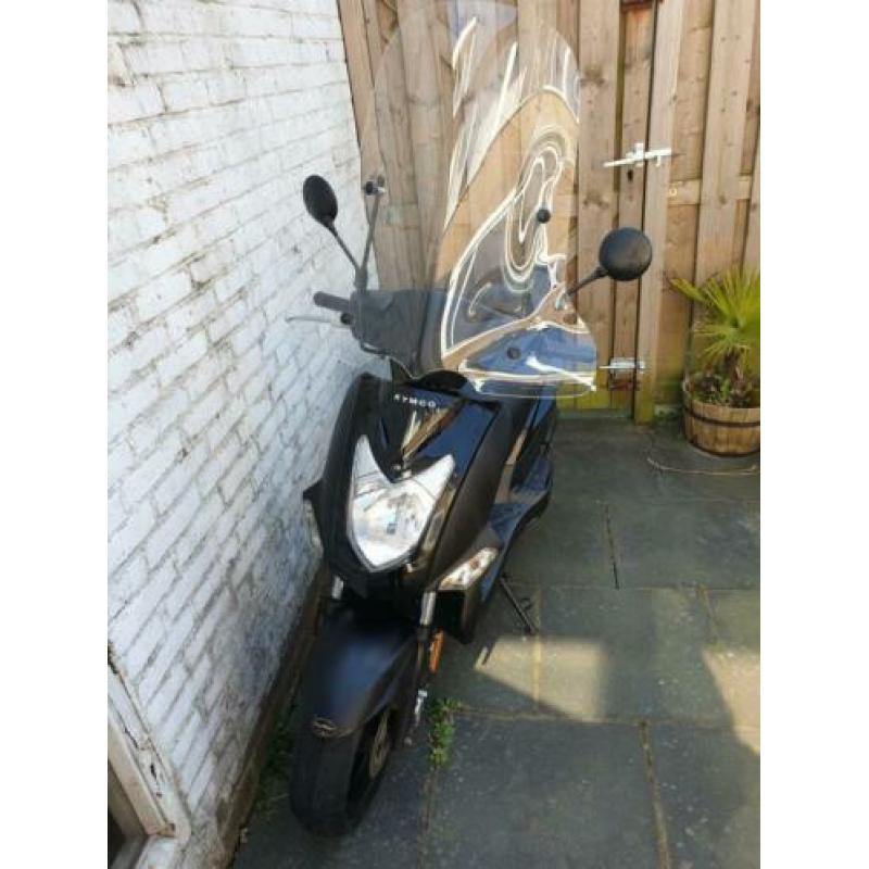 Kymco Agility snorscooter zwart blauw kenteken
