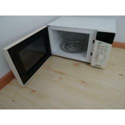 Magnetron+Grill: Bifinett KH 1107