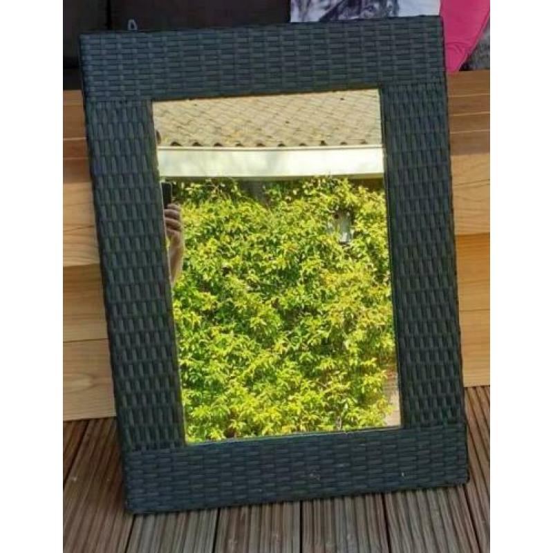 Spiegel voor buiten van wicker zwart 60x80cm