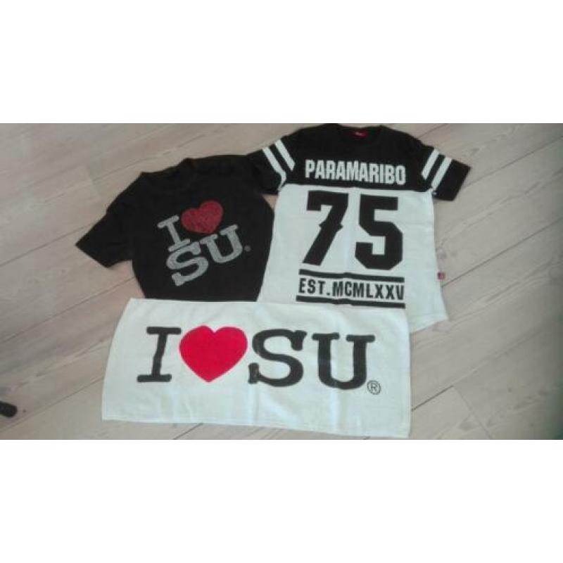 Twee I love Su shirts met I love Su handdoekje