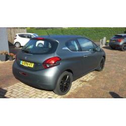 Peugeot 208 1.2 PureTech GT-line 110 pk TEXTUURLAK