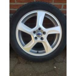 4 X 17" Volvo Balder velgen+ Nokian wr 3A xl winterbanden