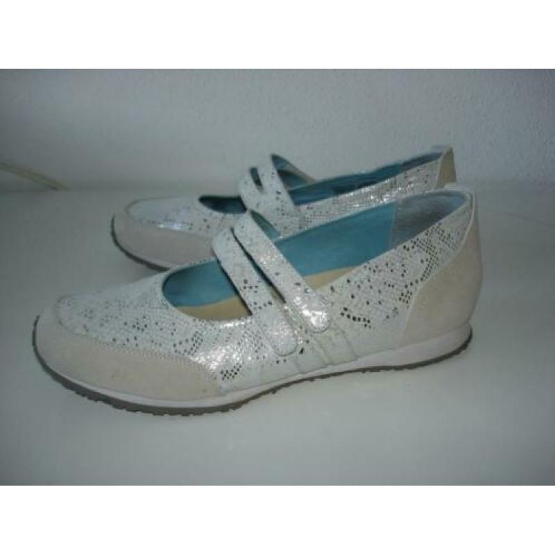 ZGAN WOLKY maat 42 zilver witte metallic leren ballerina`s
