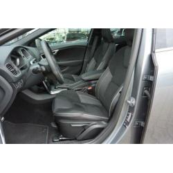 Volvo V40 T3 152pk Geartronic Polar+ Sport / Keyless / Panor