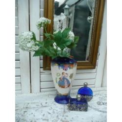 Engelse H&K Tunstalll art deco vaas met crinoline dame 1930