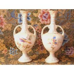 Stel prachtige antieke Engelse vaasjes van Crown Ducal 22 cm