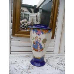 Engelse H&K Tunstalll art deco vaas met crinoline dame 1930