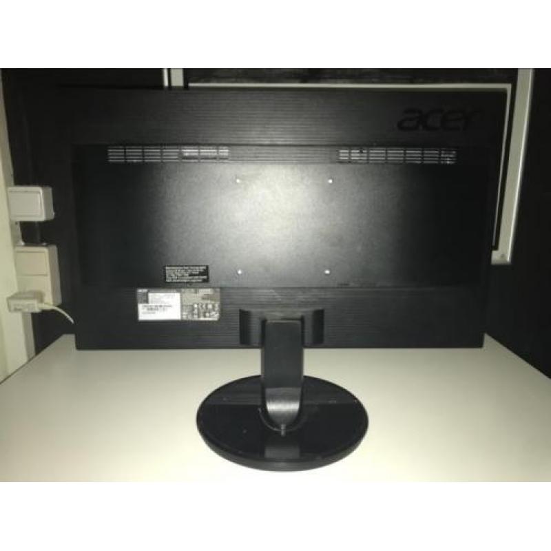 21,5 Inch Samsung & Asus monitor