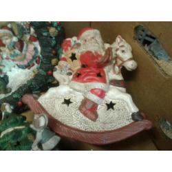 Doos met oude Kerst Beelden
