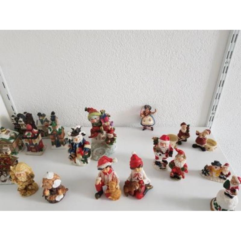 kerstbeeldjes (huisjes, kerstmannetjes enz.)