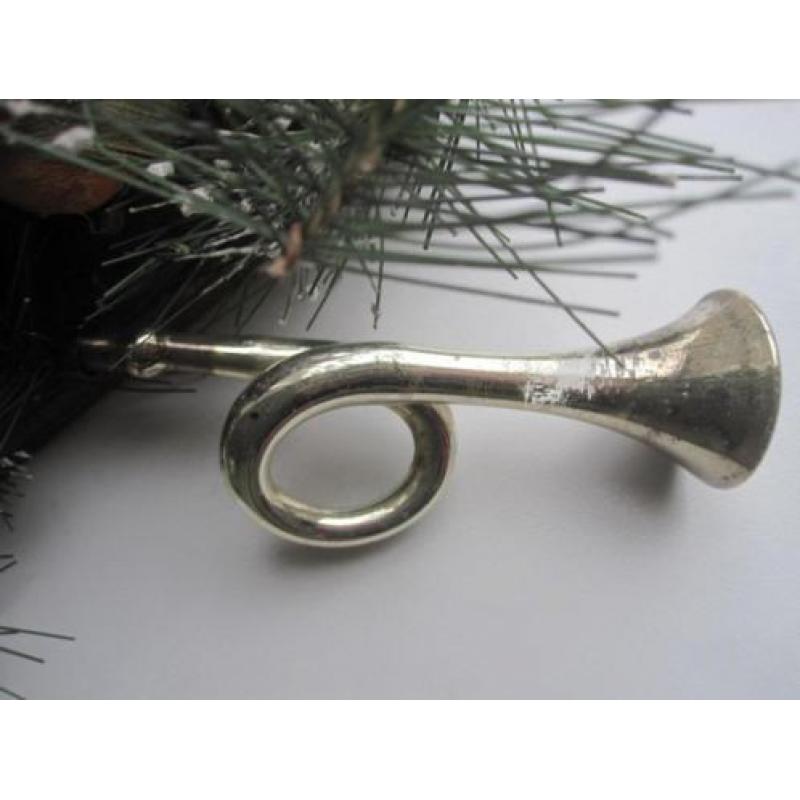 Antieke vintage oude kerstbal glazen zilveren trompet