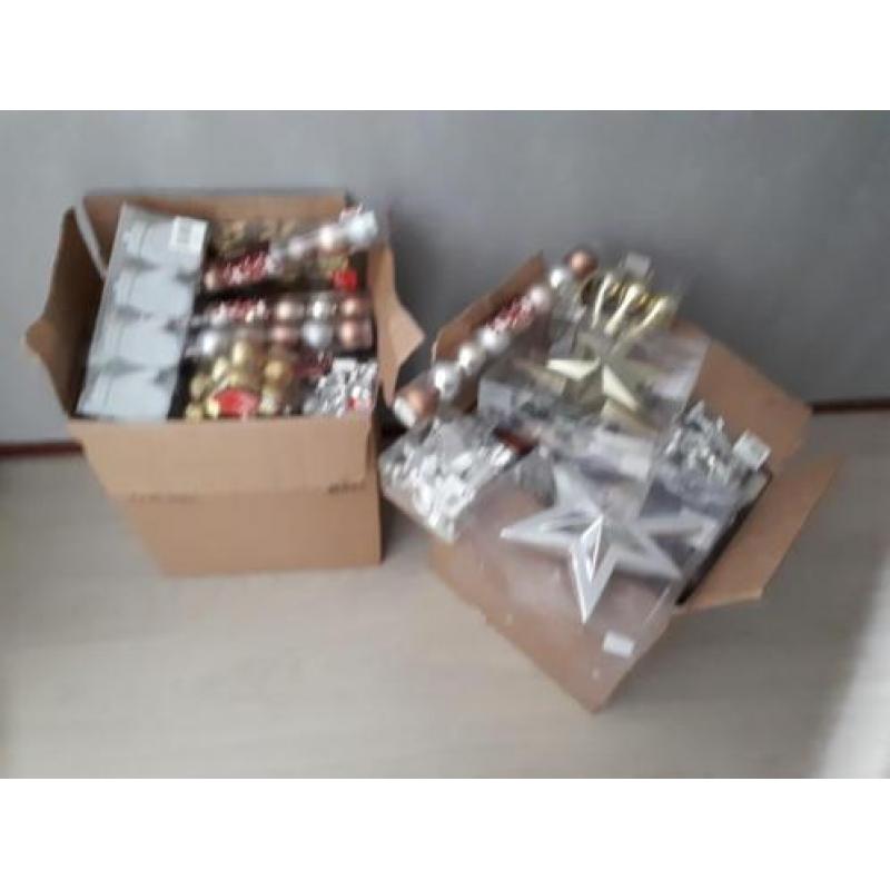 Te koop nieuwe kerstspullen meer dan 100 pakketjes