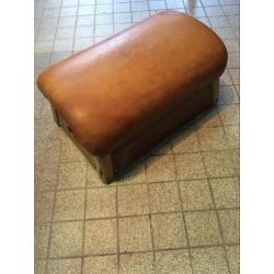 Vintage gymbok hocker leren top 55 x 35