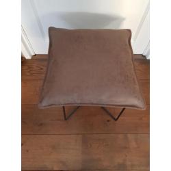 Nieuw leren krukjes 2 stuks, 42x42 en 40x60 35 cm hoog