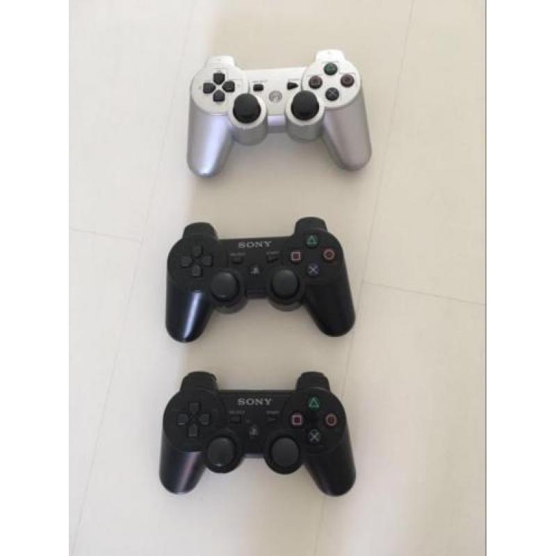 PlayStation 3 inclusief 3 controllers en div spellen