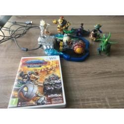 Skylanders superchargers wii spel platform en figuren