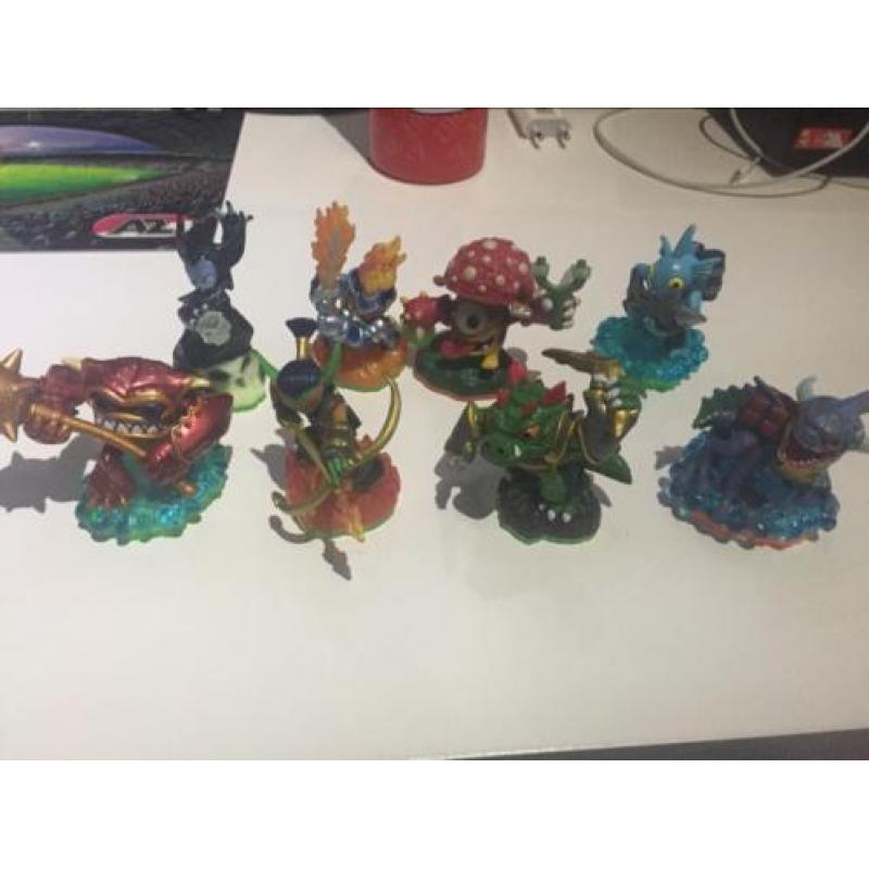 skylander poppetjes+ portal ook los te koop voor de wii